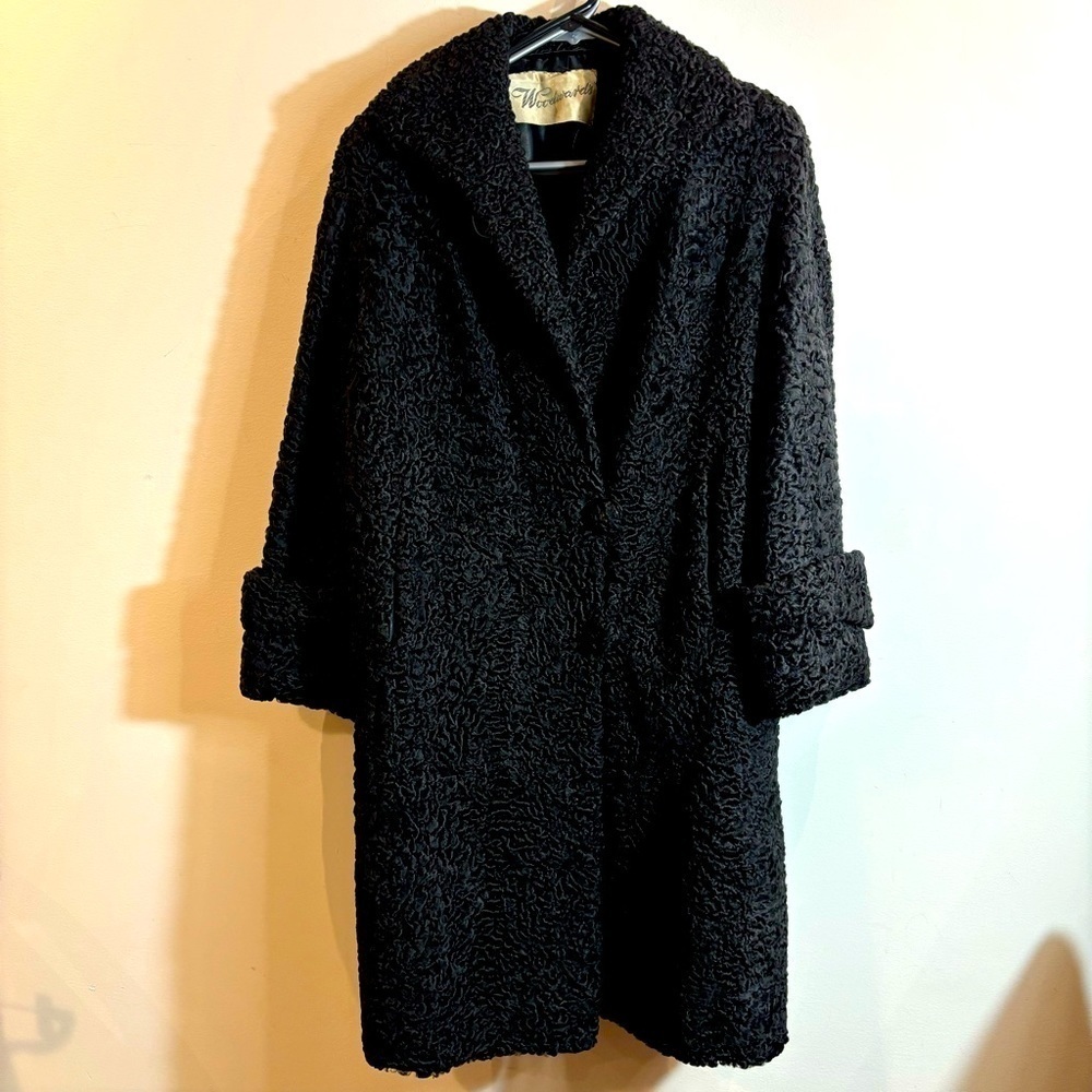 WOODWARDS Sz L-XL Mid Length Unique Lining Buttoned Vintage Persian Lamb Coat